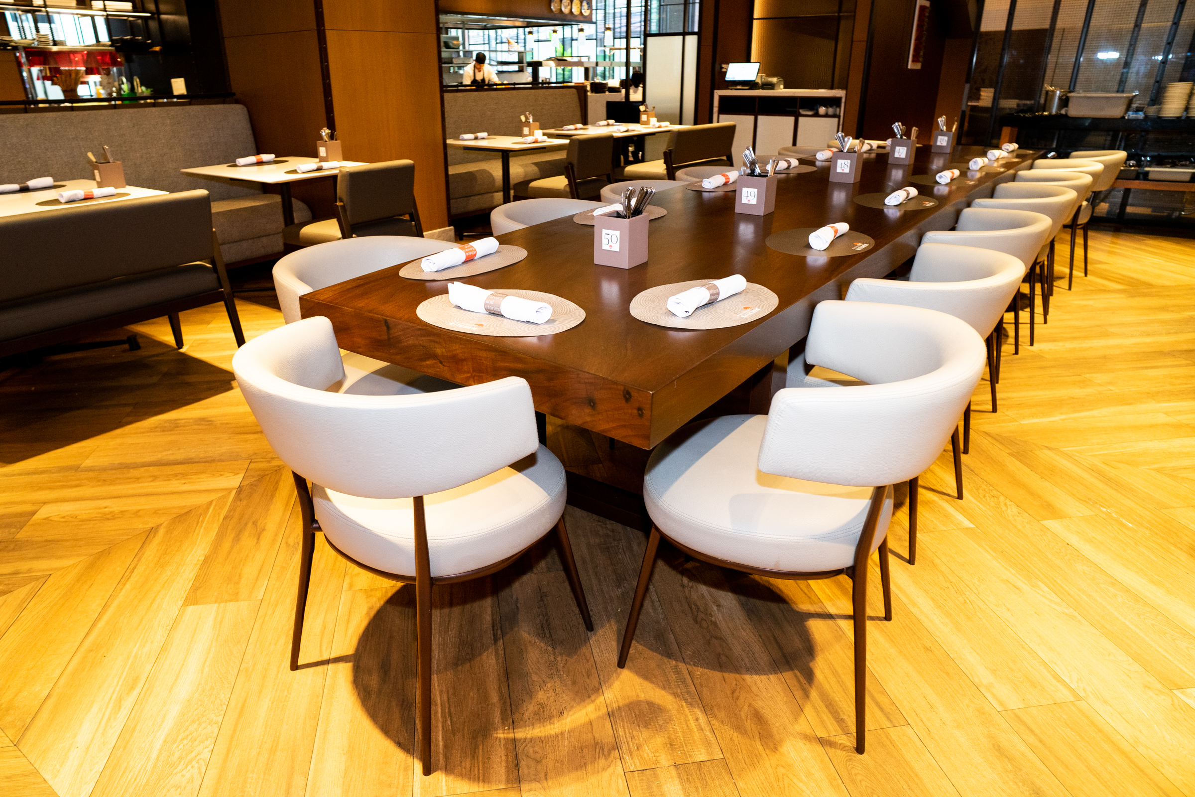 Refined Dining Ambiance