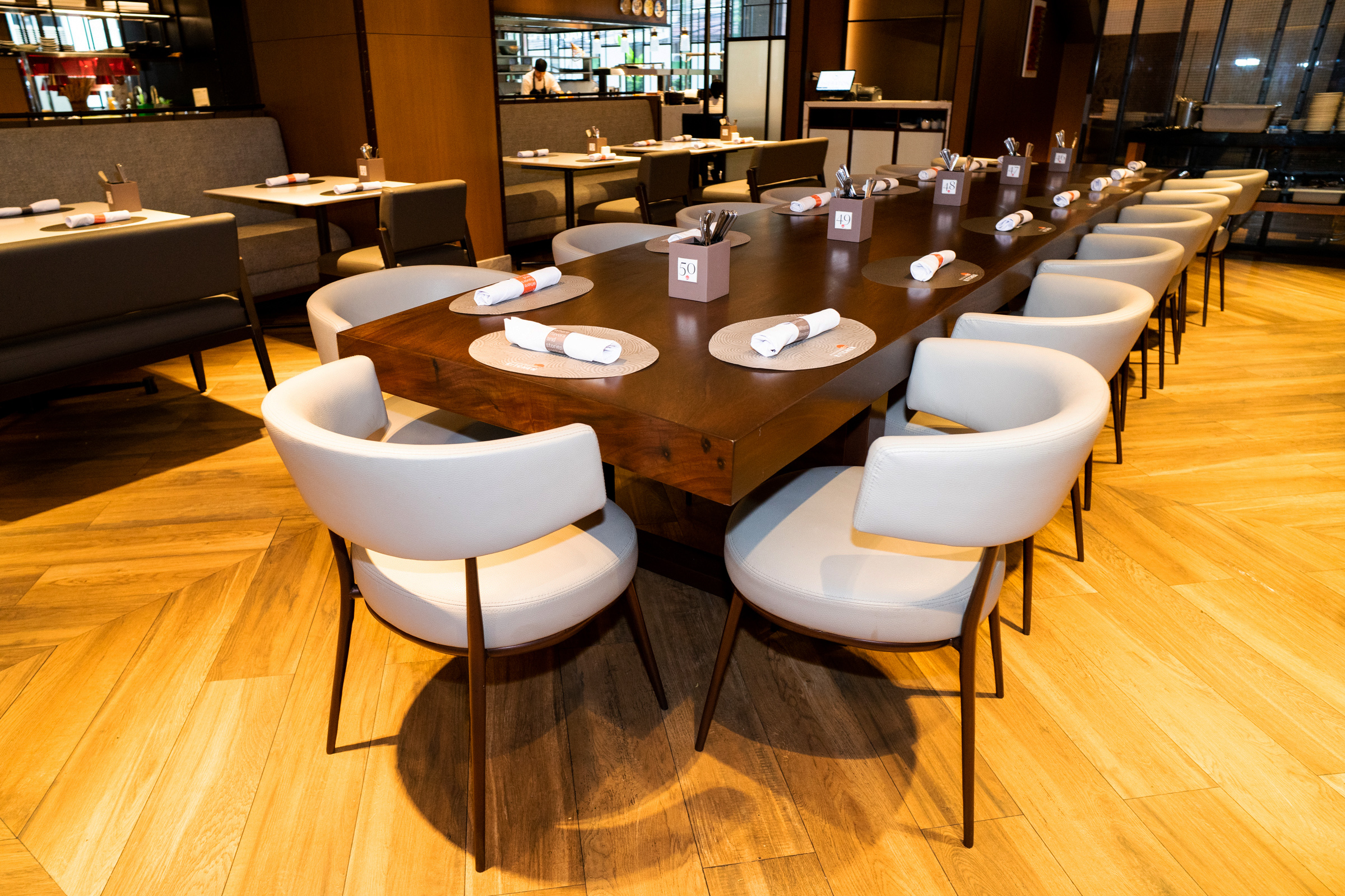Refined Dining Ambiance